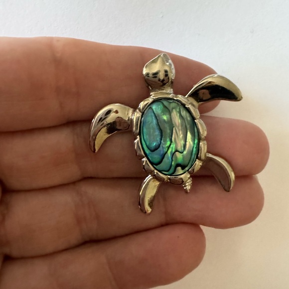 Hawaiian Turtle blue shell brooch - Picture 4 of 11